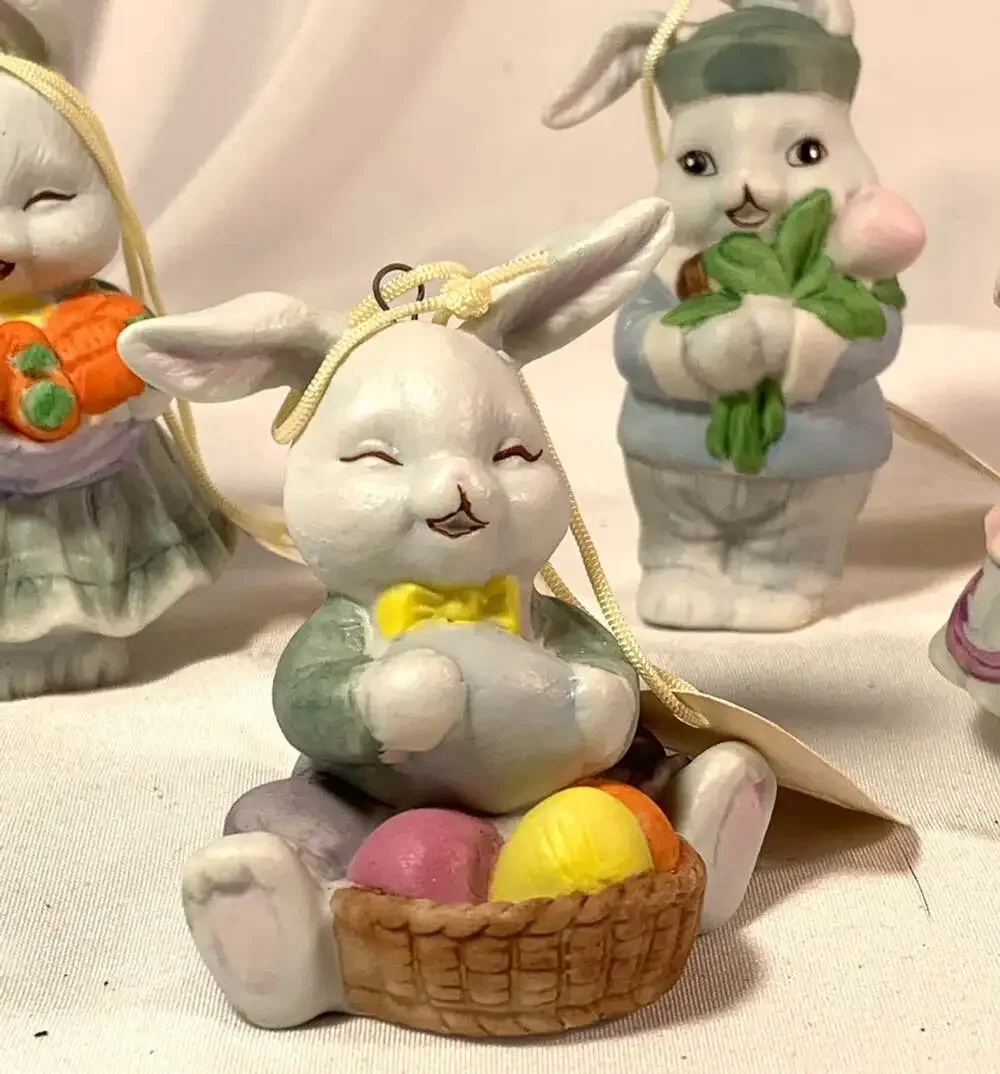 HTF Vintage Potpourri Press Easterbunny Figurines